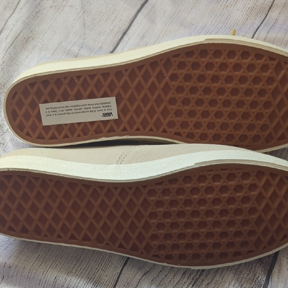 Vans Women's Cream Sneakers with Yellow Laces - Picture 3 of 8